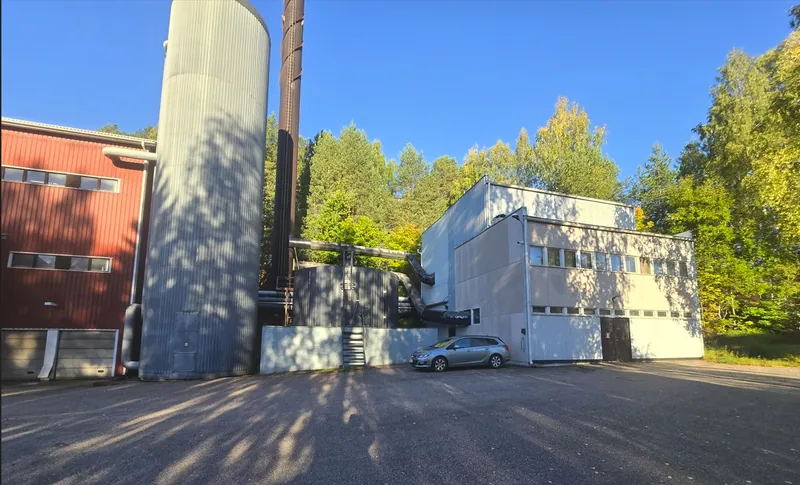 Saarijärven Kaukolämmön lämpölaitos ja paineistettu lämpövarasto